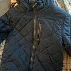 Blue Puffer Jacket with Quilted Design and Water-Resistant Fabric